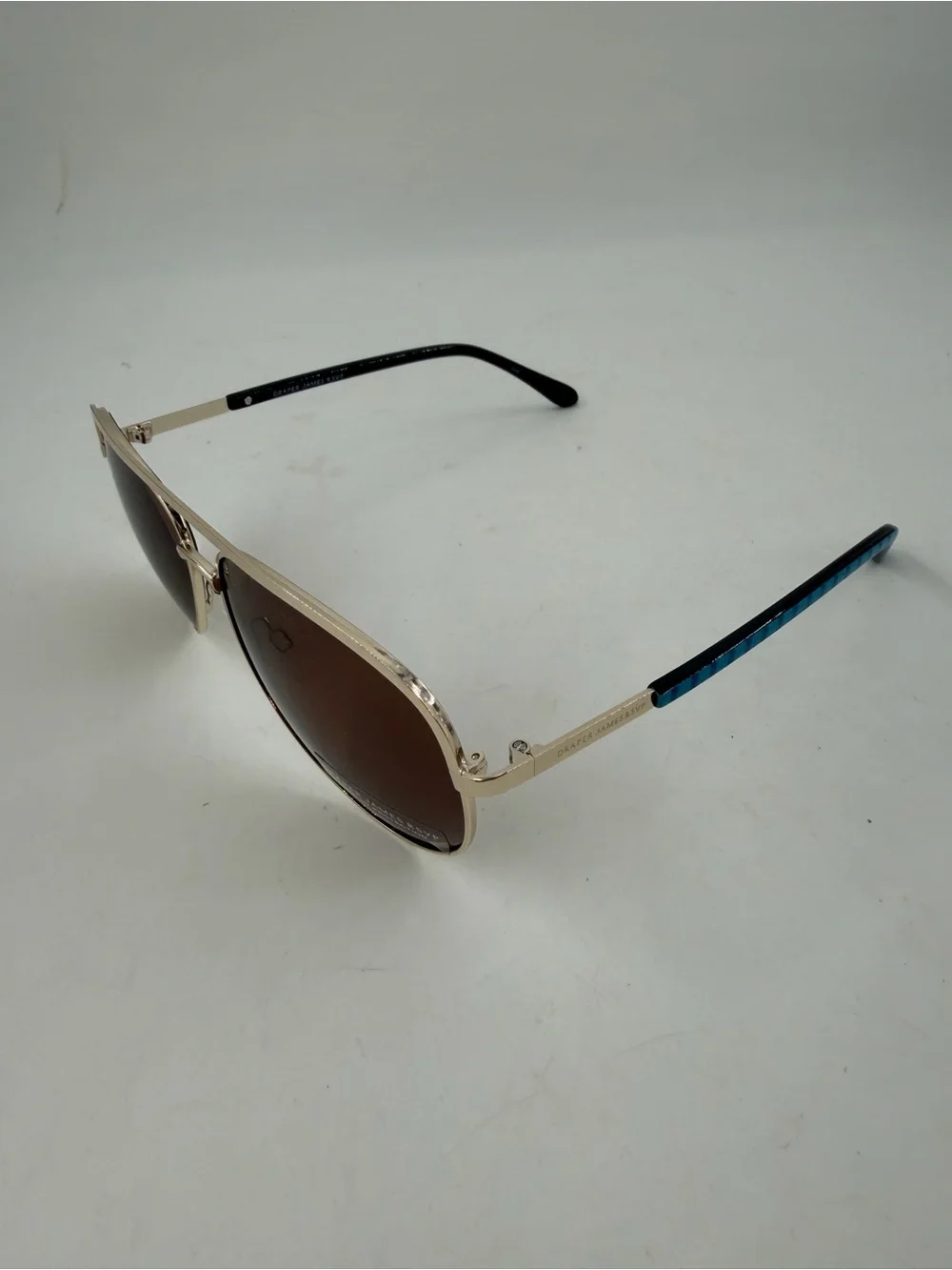 Draper James Women’s Gold Tone Aviator Sunglasses Brown Gradient Lens Brow Bar